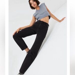 Aritzia Sunday Best Low Key Mom Jean in Black Size 27